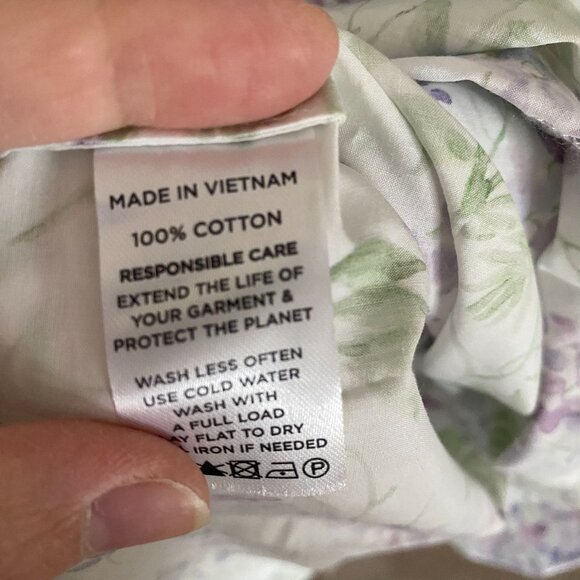 Hill House Home The Ellie Nap Dress Wisteria Large EUC White Floral Smocked - Picture 10 of 12